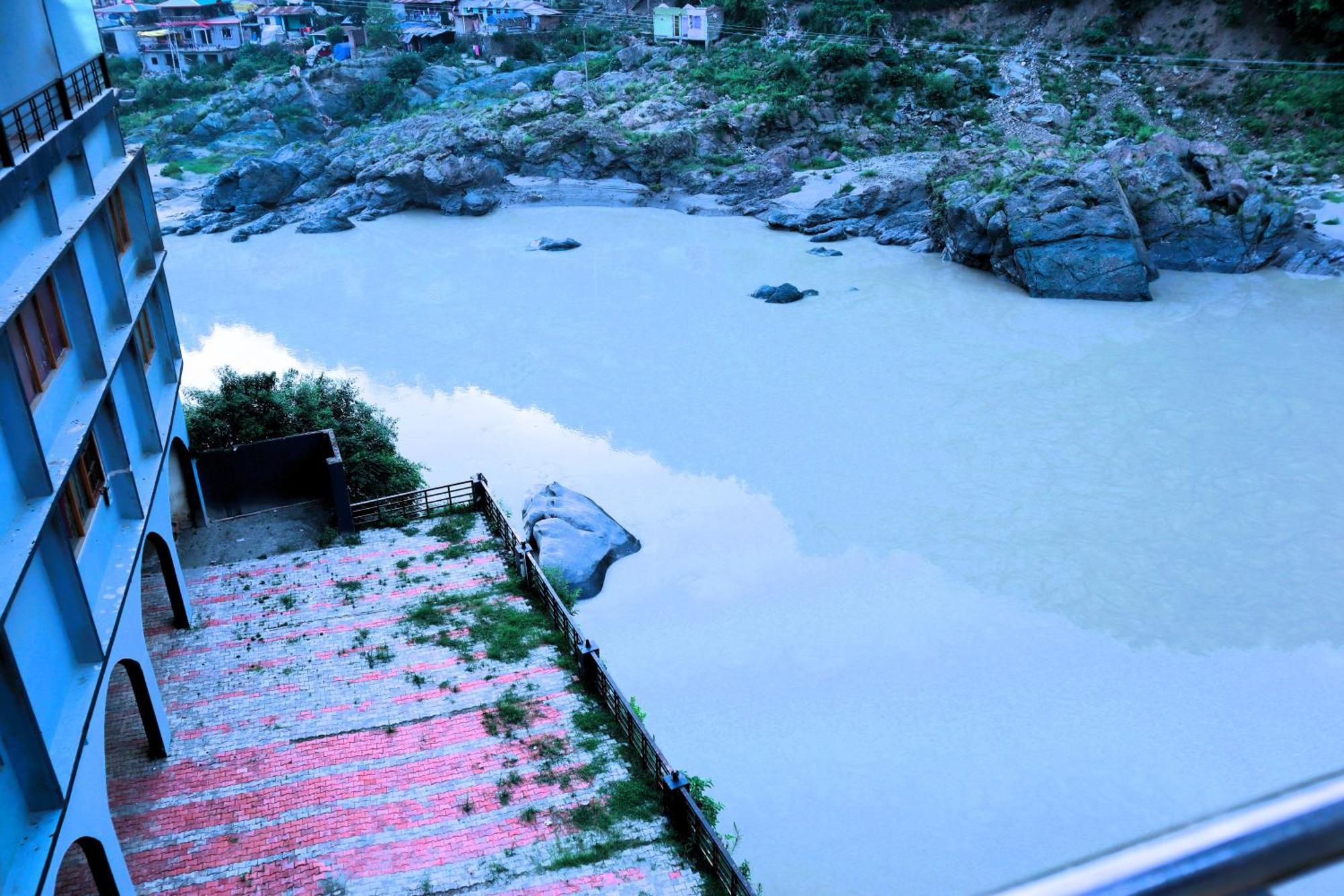 Hotel River Bank Mandi Extérieur photo